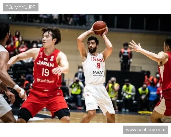 伊朗与中国篮球赛精彩对决展现两国体育实力与友谊的碰撞与交流