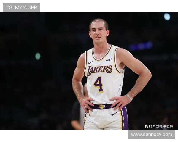 湖人对决快船卡鲁索的精彩表现引发球迷热议与期待